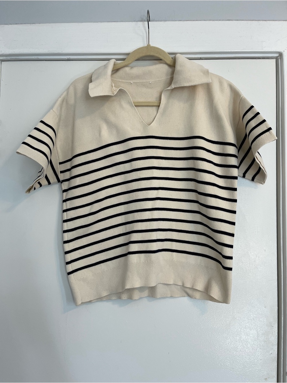& Other Stories Cream and Navy blue Striped Knit Top collar preppy used medium